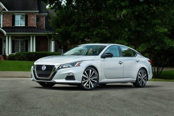 Die Mittelklasselimousine Nissan Altima sechsten Inkarnation