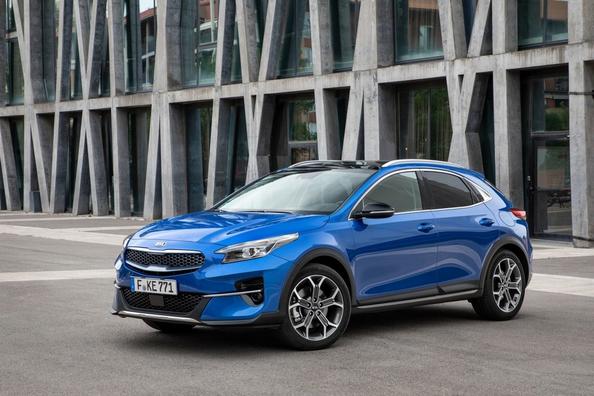 Übersicht Fließheck KIA Geländewagen Xceed