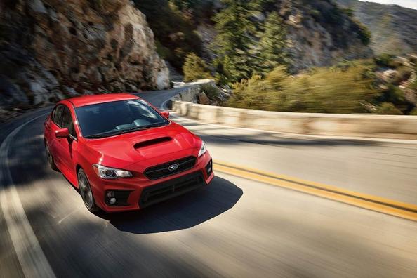 Aktualisierte Sport-Limousine Subaru WRX