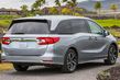 Bewertung des achtsitzigen Minivans Honda Odyssey in voller Größe Foto 8