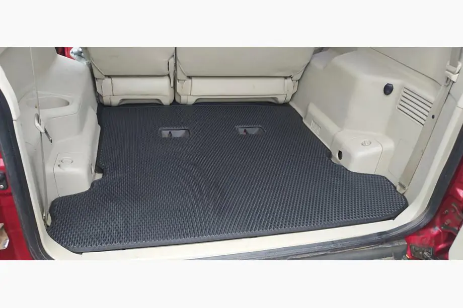 Mitsubishi Pajero Wagon III 1999-2006 Kofferraummatte EVA Schwarz Image