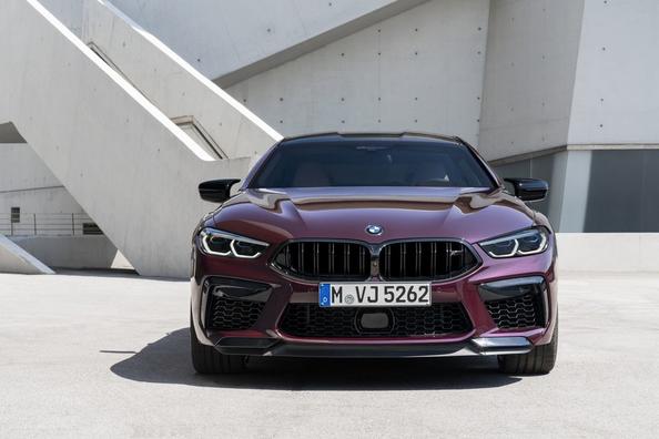 Überblick über die Sport-Limousine BMW M8 Gran Coupe