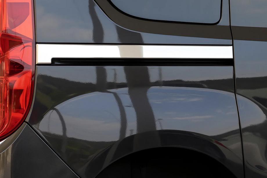 Fiat Doblo II 2010-2022 Breite Edelstahl Zierleisten für Schiebetür (2 Stk.) Foto 3