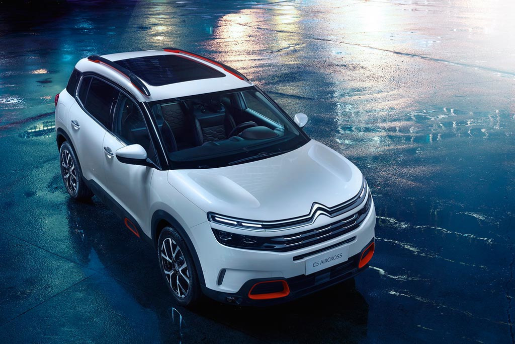 Bekanntschaft mit einer kompakten Crossover Citroen Aircross C5
