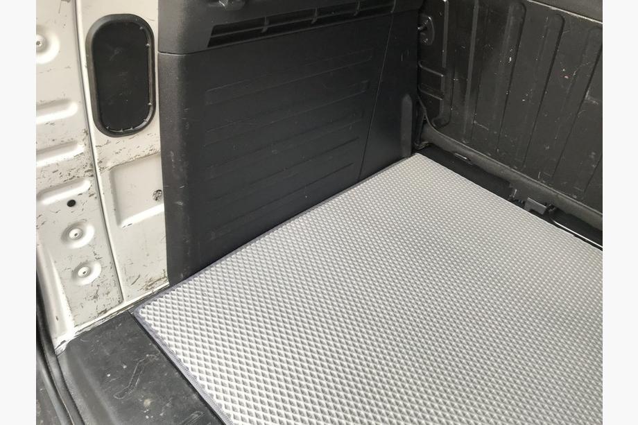 Peugeot Partner Tepee 2008-2018 Kofferraummatte EVA Grau Langer Radstand Foto 2