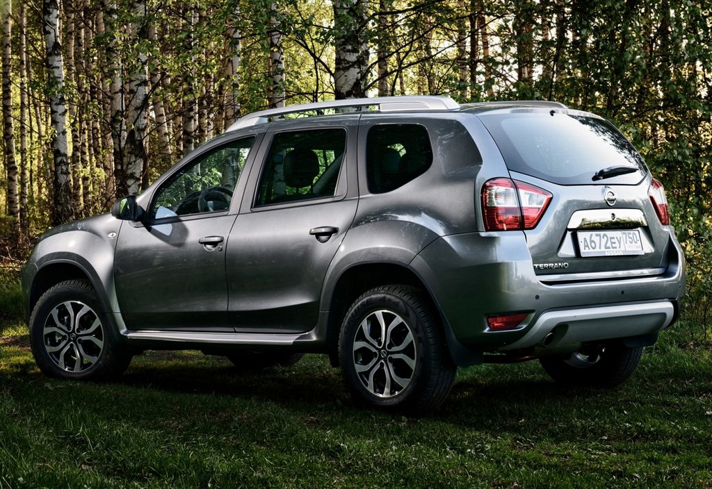 Überblick über das Budget Crossover Nissan Terrano