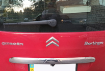 Peugeot Partner Tepee 2008-2018 Chromleiste über dem Kennzeichen (Edelstahl) Foto 1