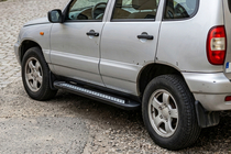 Chevrolet Niva 1998-2020 Seitenschweller New Vision Black (2 Stk., Aluminium) Foto 1