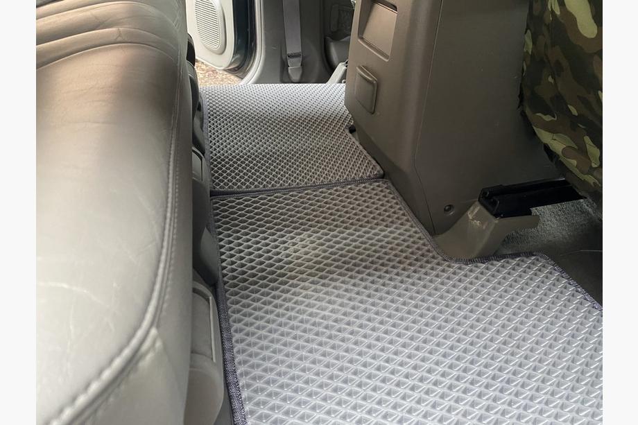Nissan Patrol Y61 1997-2011 EVA Fußmatten (Grau) Lang, 4-teilig (vorne und hinten) Foto 12