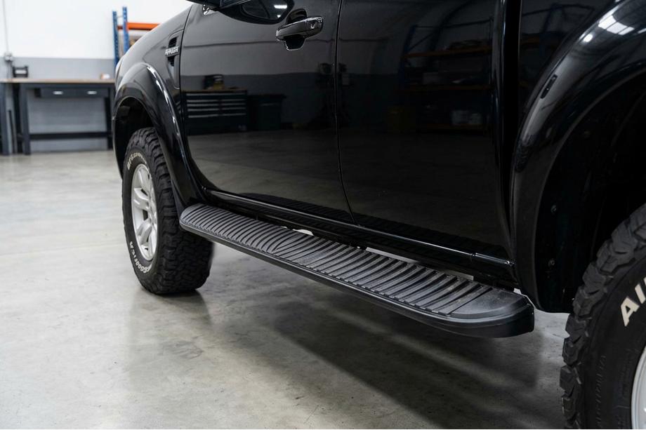 Ford Ranger 2007-2011 Seitenschweller Tayga Black (2 Stk., Aluminium) Image