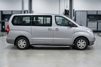 Hyundai H300, H1, Starex 2008-2020 Trittbretter BlackLine (2 Stk., Alu) Foto 2