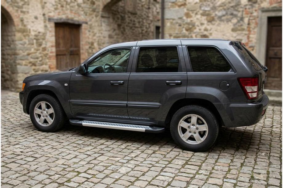 Jeep Grand Cherokee WK 2004-2010 Seitenschweller New Vision Grey (2 Stk., Aluminium) Image