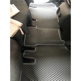 Polyurethan Fußmatten (2. Reihe, EVA, schwarz) Volkswagen Sharan 2010-2023 Foto 4