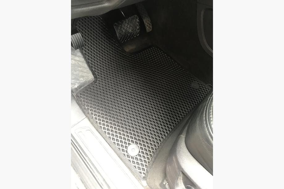 Audi Q7 2005-2015 EVA Fußmatten (schwarz) 3 Reihen (6 Matten) Image