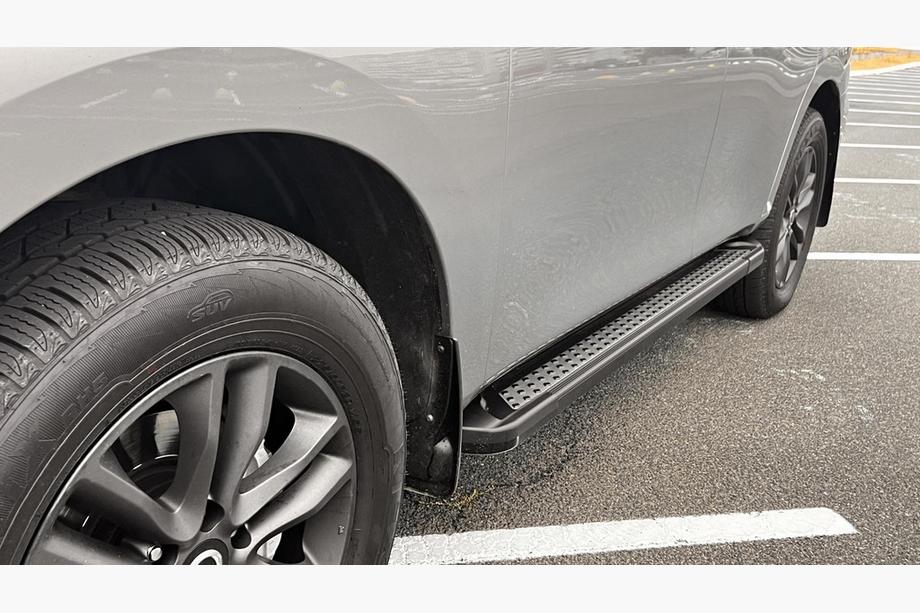Nissan Patrol Y62 2010-2024 Seitenschweller New Vision Grey (2 Stk., Aluminium) Image