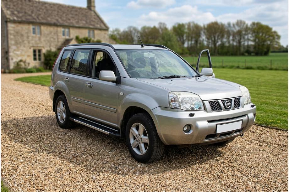Nissan X-trail T30 2002-2007 Seitenschweller RedLine V1 (2 Stk., Alu) Image