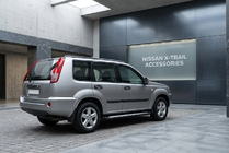 Nissan X-trail T30 2002-2007 Trittbretter New Vision Black (2 Stk., Aluminium) Foto 1