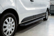 Opel Vivaro 2001–2015 Seitenschweller Tayga Black (2 Stk., Aluminium) Foto 1