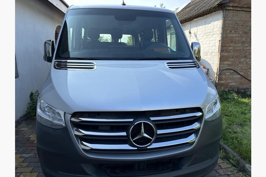 Mercedes Sprinter W907/W910 2018- Chrom Kühlergrill Blenden (breites Modell, 6 Stück) Image