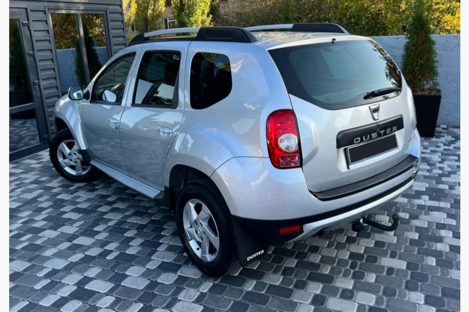 Dacia Duster 2008-2018 Heckstoßstangenabdeckung EuroCap (ABS) Foto 1