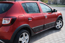 Dacia Sandero 2013-2020 Türleisten (4 Stk, ABS) Foto 1