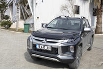 Mitsubishi L200 2015-2024 Motorhaubenschutz (2019+, EuroCap) Foto 11