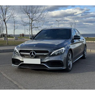 Bodykit mit kompletter Heckstossstange (AMG C63-Designs 2014-2018) Foto 1