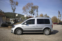Volkswagen Caddy 2015-2020 Satz Zierleisten und Kotflügelverbreiterungen Foto 4