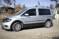 Volkswagen Caddy 2015-2020 Satz Zierleisten und Kotflügelverbreiterungen Foto 34