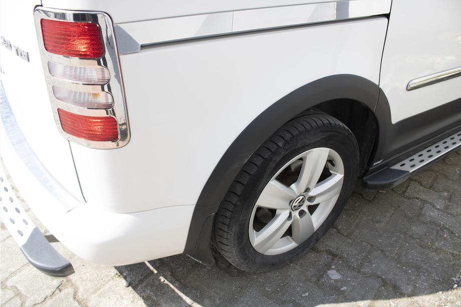 Volkswagen Caddy 2015-2020 Satz Zierleisten und Kotflügelverbreiterungen 1 Tür, kurzer Radstand Foto 14