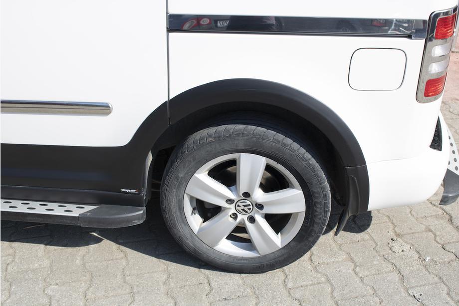 Volkswagen Caddy 2015-2020 Satz Zierleisten und Kotflügelverbreiterungen 1 Tür, kurzer Radstand Foto 19