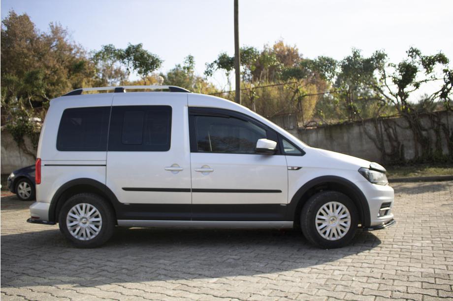 Volkswagen Caddy 2015-2020 Satz Zierleisten und Kotflügelverbreiterungen 1 Tür, kurzer Radstand Foto 6
