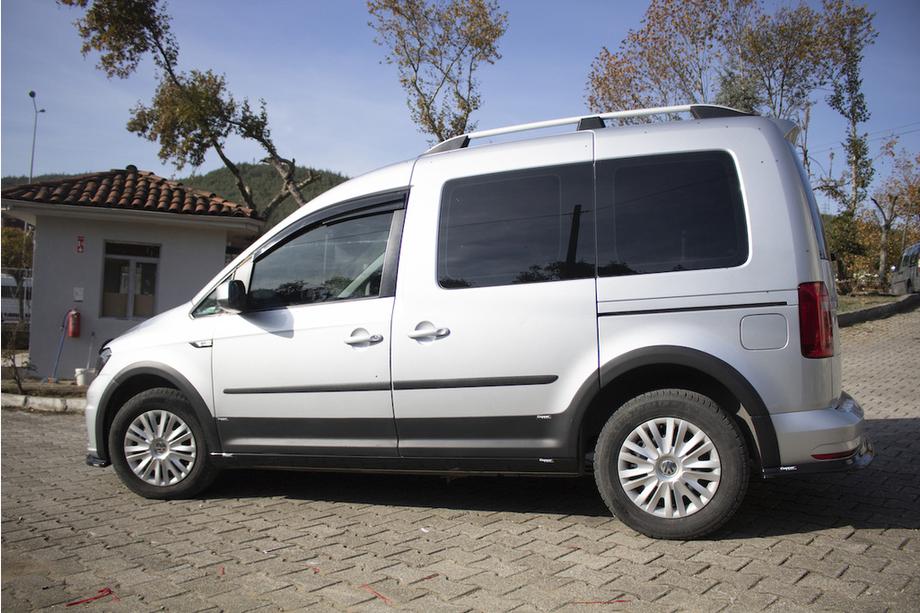 Volkswagen Caddy 2015-2020 Satz Zierleisten und Kotflügelverbreiterungen 1 Tür, kurzer Radstand Foto 39