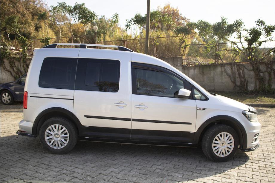 Volkswagen Caddy 2015-2020 Satz Zierleisten und Kotflügelverbreiterungen 1 Tür, kurzer Radstand Foto 40