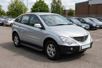 SsangYong Action 2005-2018 Seitenschweller Tayga Black (2 Stk., Aluminium) Foto 1