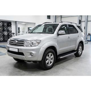 Trittbretter BlackLine (2 Stk., Aluminium) Toyota Fortuner 2006-2015 Foto 1