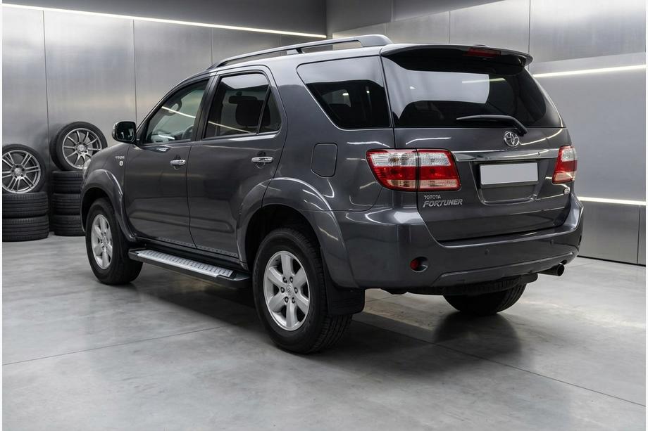Toyota Fortuner 2006-2015 Trittbretter Allmond Grey (2 Stk., Alu) Image