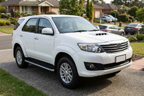 Toyota Fortuner 2006-2015 Seitenschweller Tayga Grey (2 Stk., Alu) Foto 1