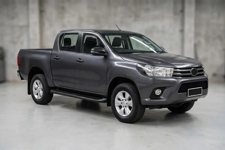 Toyota Hilux 2015- Seitenschweller Tayga Black (2 Stk., Aluminium) Image