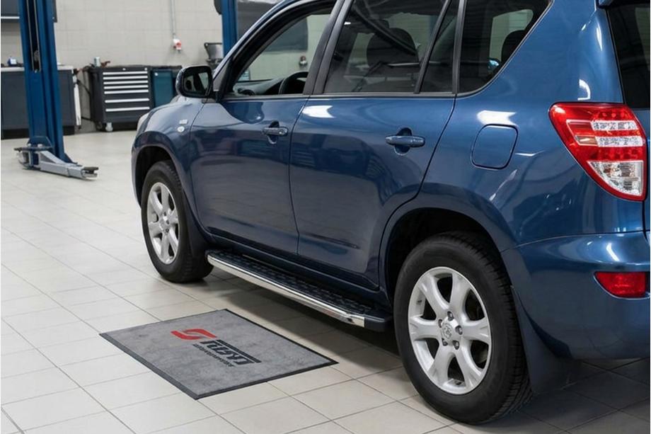 Toyota Rav 4 2006-2013 Seitenschweller BlackLine (2 Stk., Aluminium) Image