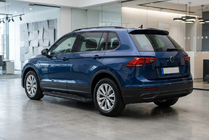 Volkswagen Tiguan 2016-2023 Seitenschweller RedLine Black (2 Stk., Aluminium) Foto 1