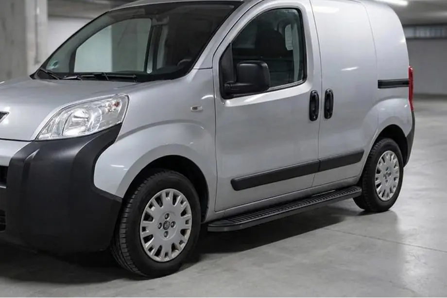 Fiat Fiorino/Qubo 2008-2024 Seitenschweller Tayga Black (2 Stk., Aluminium) Image