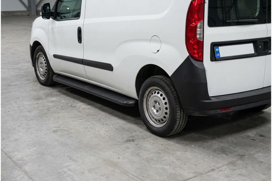 Opel Combo 2012-2018 Seitenschweller Tayga Black (2 Stk., Aluminium) Image
