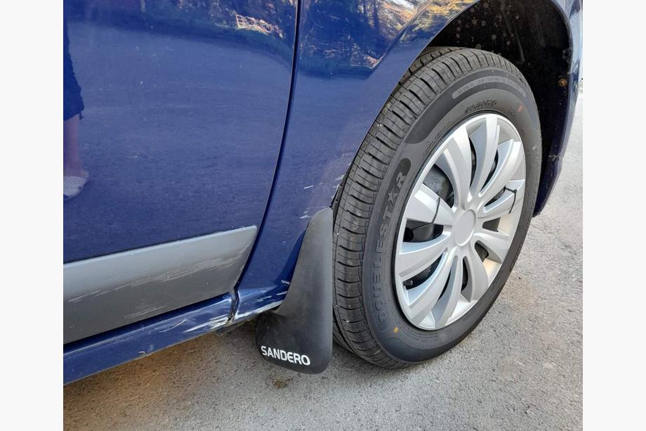 Renault Sandero 2007-2013 Vordere Schmutzfaenger (2 Stk.) Foto 1