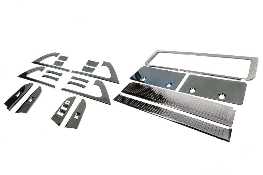 Toyota Land Cruiser 200 2007-2021 Set Zierleisten (gebürstetes dunkel Aluminium) Image