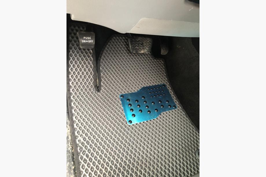 Toyota Sequoia 2007-2022 Polyurethan Fußmatten 3 Reihen (EVA, schwarz) Mittlere Reihe - 3 Sitze Foto 7