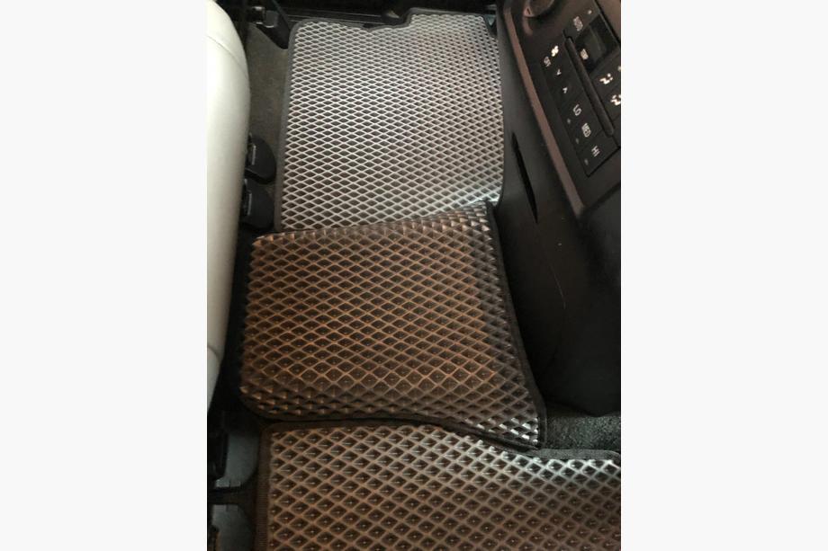 Toyota Sequoia 2007-2022 Polyurethan Fußmatten 3 Reihen (EVA, schwarz) Mittlere Reihe - 3 Sitze Foto 13