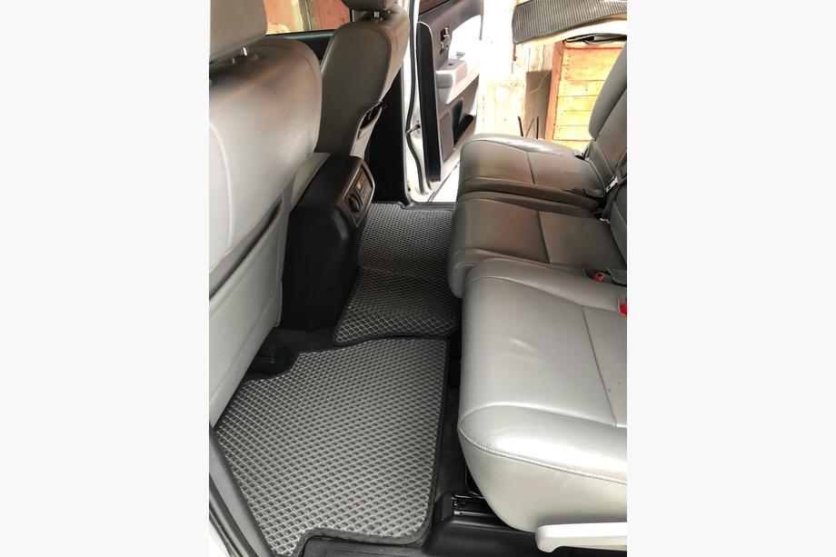Toyota Sequoia 2007-2022 Polyurethan Fußmatten 3 Reihen (EVA, schwarz) Mittlere Reihe - 3 Sitze Foto 16
