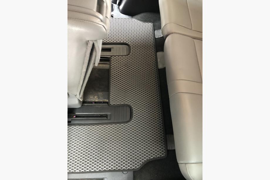 Toyota Sequoia 2007-2022 Polyurethan Fußmatten 3 Reihen (EVA, schwarz) Mittlere Reihe - 3 Sitze Foto 18