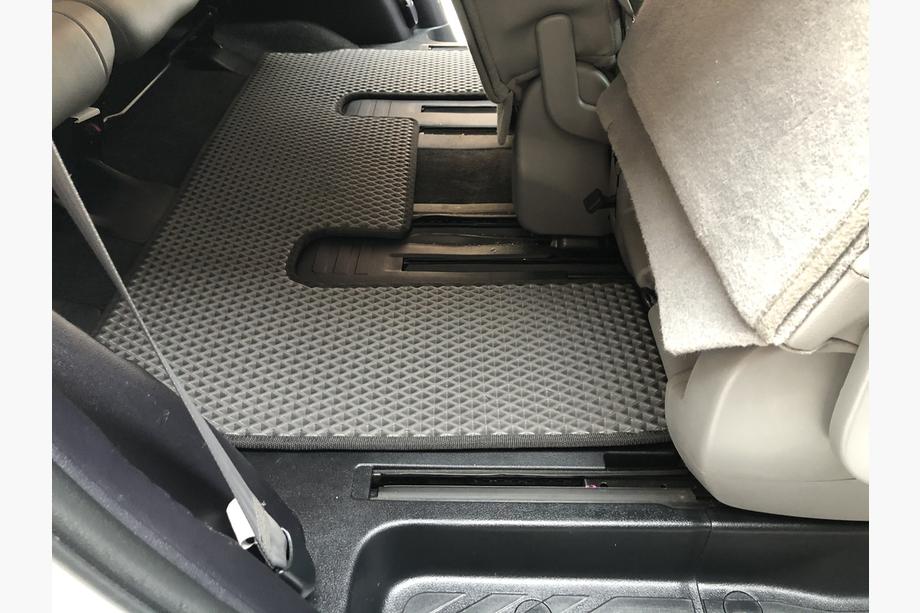 Toyota Sequoia 2007-2022 Polyurethan Fußmatten 3 Reihen (EVA, schwarz) Mittlere Reihe - 3 Sitze Foto 20